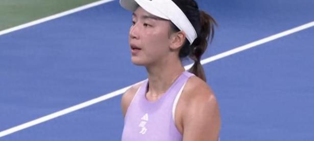 乐竞娱乐-包含莎拉波娃爆冷击败FPX，赛事规则更新引爆全场！的词条