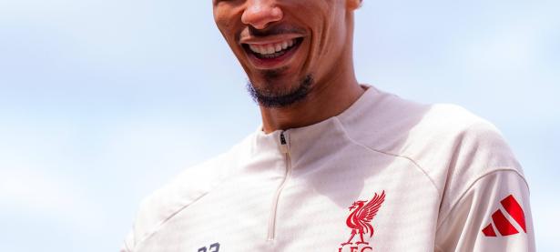 乐竞体育-关于阿贾克斯训练开放日；关键时刻刷新队史纪录引欢呼；足总杯在即；赛程密集仍需轮换的信息