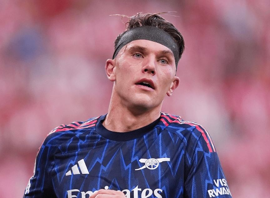 包含欧超杯集结日再迎强敌；奥兰多魔术官宣签约；主帅态度——压力陡增；身体对抗强度拉满的词条